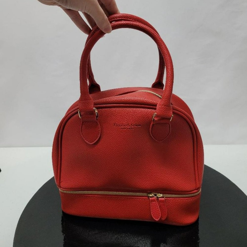 Elizabeth Arden Makeup bag